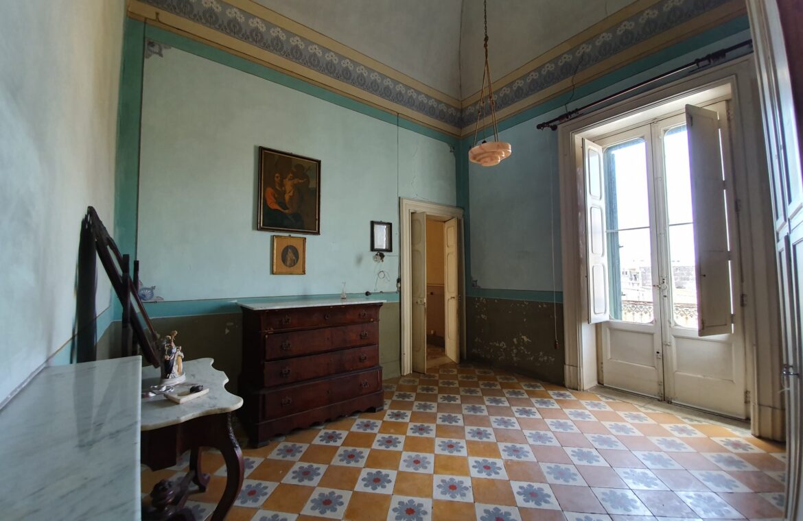 immobile palazzo storico dipinti 900 vendita salice salentino arkè immobilare nardò