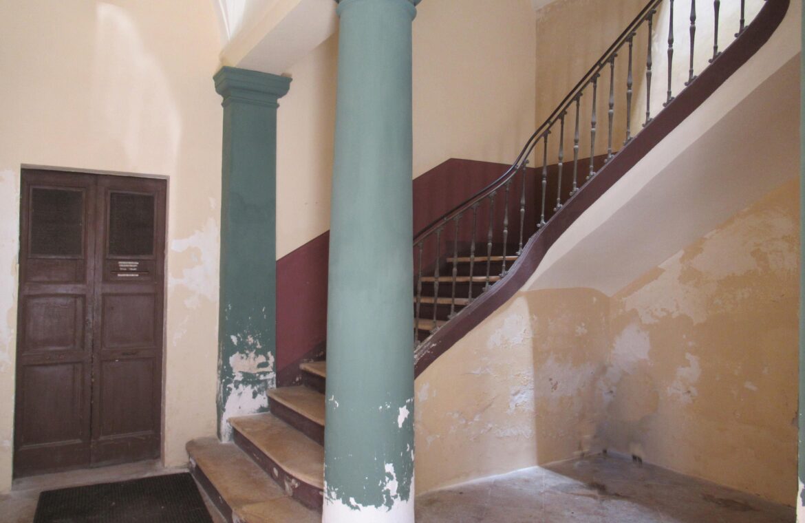 immobile vendita palazzo storico scale colonne salice salentino arke immobiliare nardò