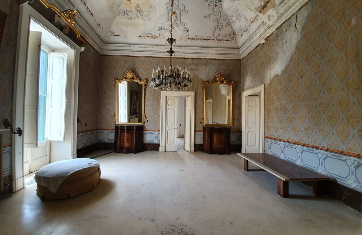 mobili palazzo storico vednita immobile salice salentino arke immobiliare